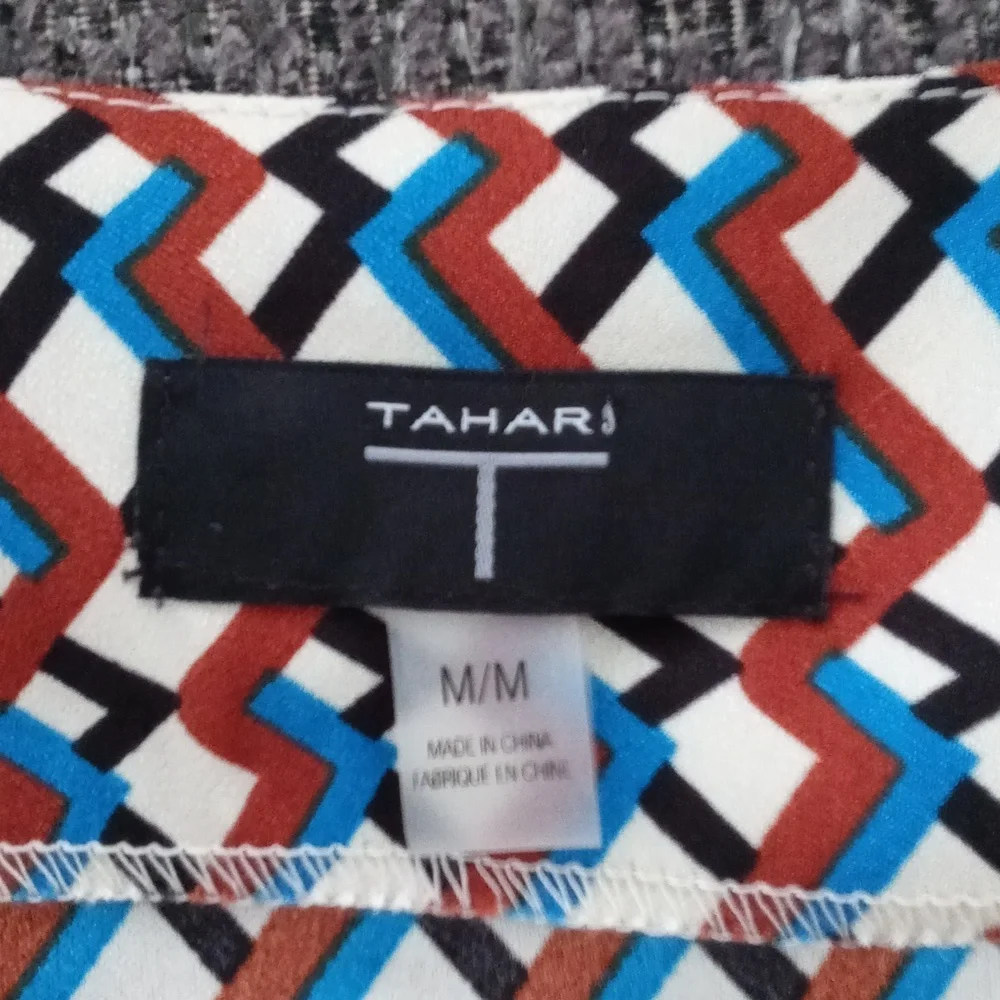 💙T Tahari💙 - Geometric Top - Picture 3 of 16